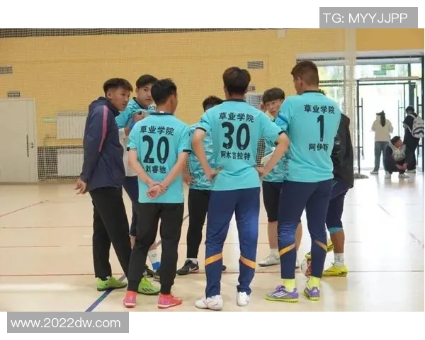 激情四溢的足球比赛瞬间捕捉展现运动员拼搏精神与团队合作的完美画面 激情四溢的足球比赛瞬间捕捉展现运动员拼搏精神与团队合作的完美画面